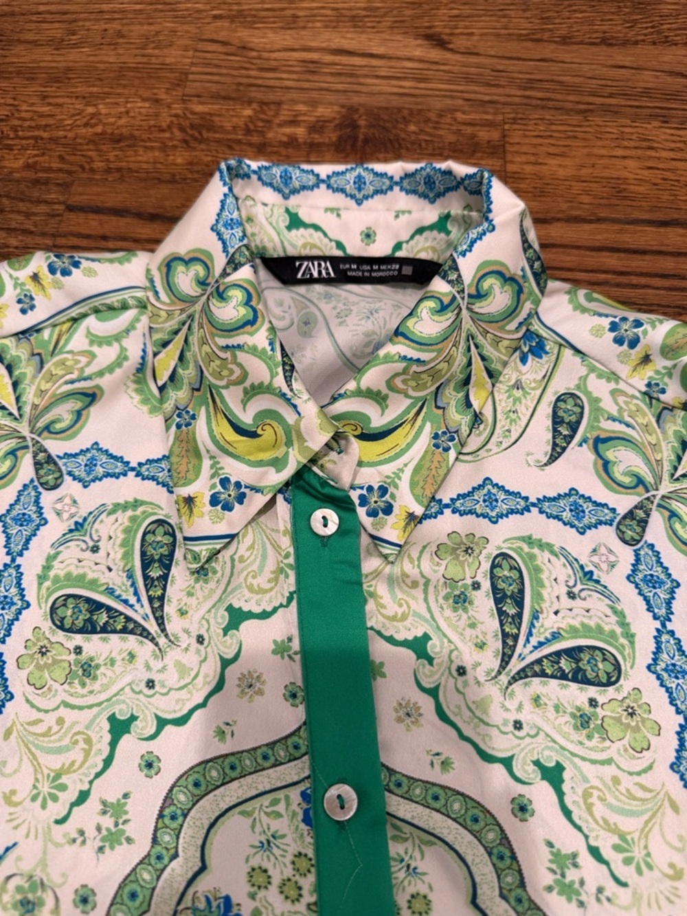Vintage-Inspired Green Paisley Button-Down Shirt - Picture 2 of 6
